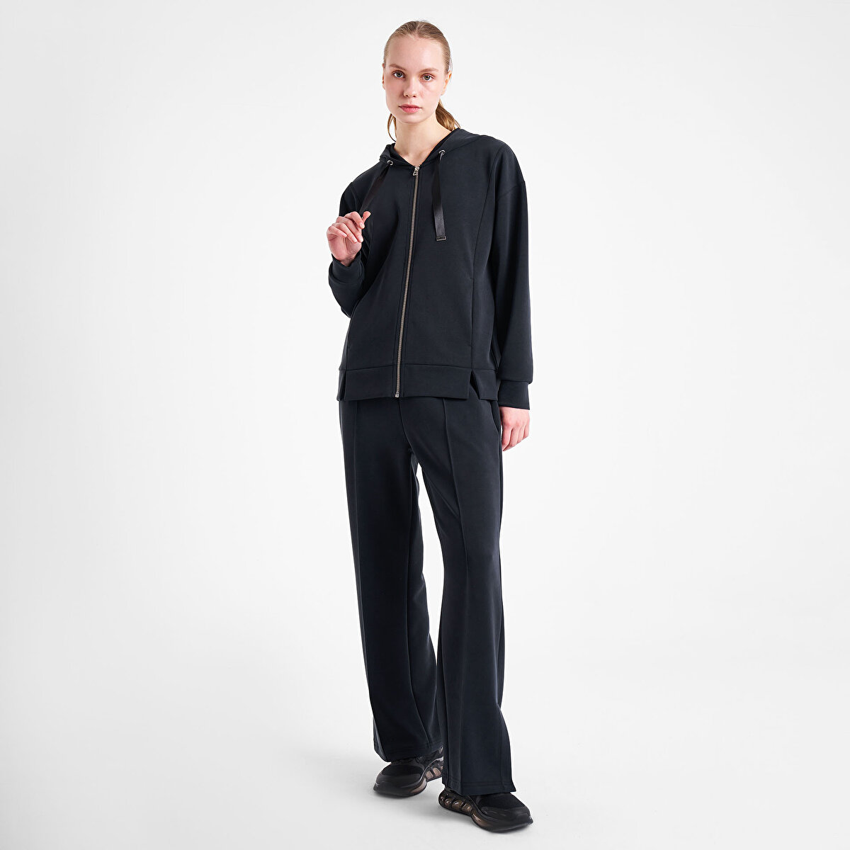 Kadın Siyah Fermuarlı Kapüşonlu Sweatshirt 25N-2103 | Lescon
