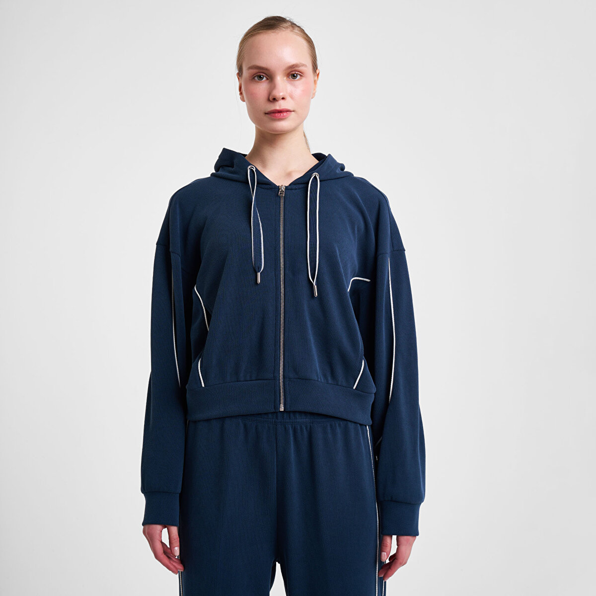 Kadın Lacivert Fermuarlı Kapüşonlu Sweatshirt | Lescon