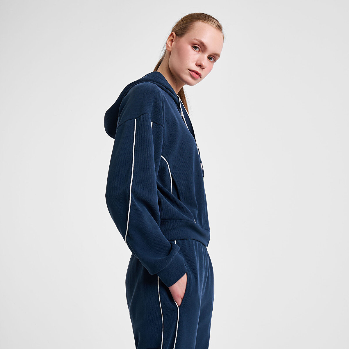 Kadın Lacivert Fermuarlı Kapüşonlu Sweatshirt | Lescon