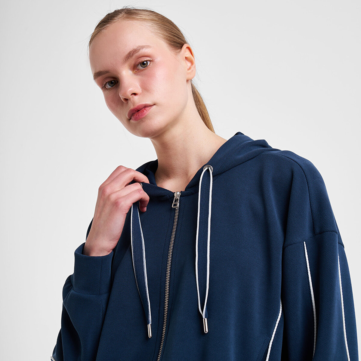 Kadın Lacivert Fermuarlı Kapüşonlu Sweatshirt | Lescon