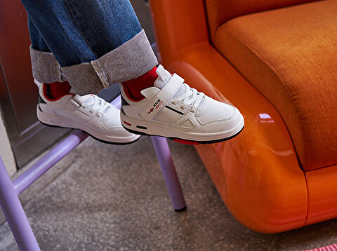 featuredList CHILDREN SPORTS SHOES