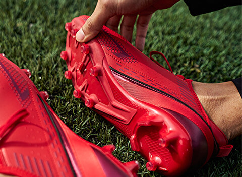 featuredList FOOTBALL SHOES